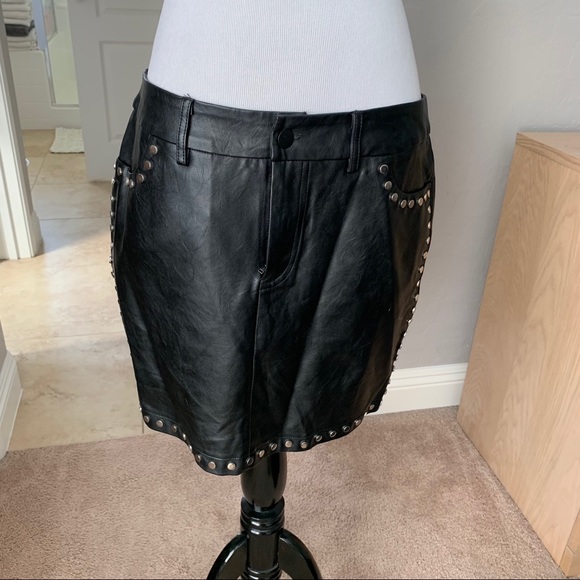 NWT Forever 21 Faux leather studded skirt large - Picture 5 of 10
